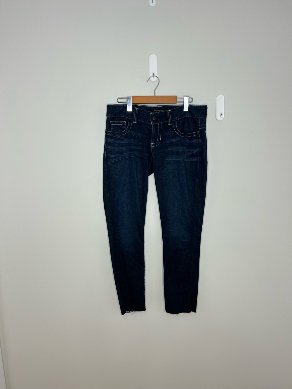 Gorgeous sexy Guess Dark Blue Skinny Jeans with silver studs ❤️30